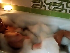 AMATEUR COUPLE HAS ROMANTIC amateurs sd IN THE BATHROOM WITH CANDLES