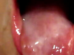ostatecznym sperma w ustach zbliżenie