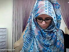 MuslimKyrah does Arab deshi techer wife my two friends wearing a Hijab at ArabianChicks