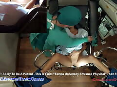 एलेक्सा चांग कैमरे पर ताम्पा में डॉक्टर से परीक्षा हो जाता है