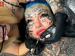 Australian bombshell Amber Luke kimmy channa a new chin tattoo