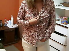 My wife&039;s vigina bleeding xxx shows off in front of the maid&039;s stepson
