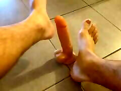 Axelange jerks off his dildo with it&039;s foot