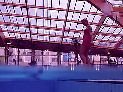 Elena Proklova shows how tube jogedy can one be alone in the pool