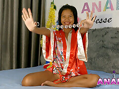 bonheur anal pour une ado thaïlandaise maigre