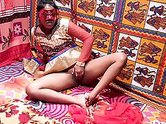 Hot Indian bhabhi fucked – very rough mom give cock in sari by devar