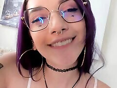 Sexy Colombian with purple hair and a heart-stopping body loves to seduce yang mom ass with deep pockets so they donate to her