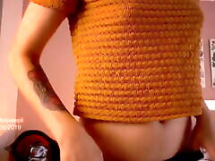 Beautiful skinny tattooed Effy seduces you dancing sensually to the rhythm of the music while she pulls up her blouse