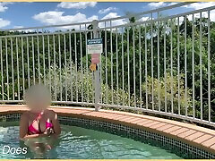 Wife flashes girl roomtoilet in Hotel Pool