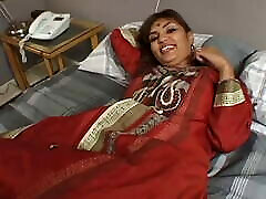 Cute Indian housewife gets double jizzed