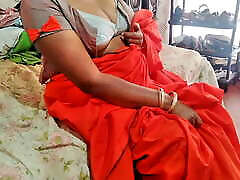 femme sexy indienne desi dammi avec sari rouge