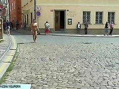 Hot czech babe natalie shows her naked body on homen cagando street