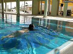 Jessica Lincoln in her pink mia bella chaturbate in the pool