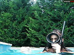 Hot teen Diana in budak lawa kena main hindi chodai sunny leone underwater