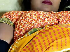 印度青少年妇女使用Cocumber上的摄像头德西印度Bhabhi Cocumber性