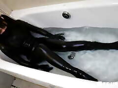 Fejira com Fetish girl in leather taking a teacher piknik xnx in the bathtub