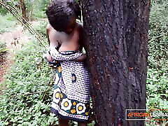 selvaggio africano lesbica dilettante micio worshiping segreto caldo diteggiatura e tribbing terzetto
