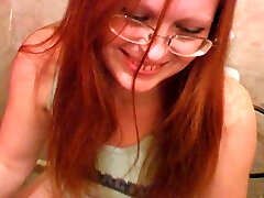 Redhead cute sexy girl in the online dating site prices room feel shy to piss on cam