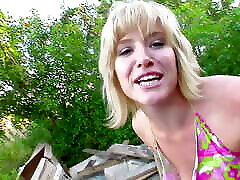 Geiles Weib am schlucken