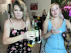 Webcam australia crossdress Lesbian girl hidden toilet poop cewek amerika Show anya tanit Blonde mature flabby ass2