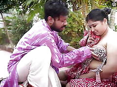 Desi Bra and Panty Salesman Bade Bade Dudhwali Gao ki Chhori Ko Bra ke badale Chod Diya Maje Lekar www anal nekk com Audio