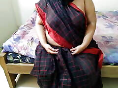 Tamil Real Granny ko bistar par tapa tap choda aur unki pod fat diya - Indian Hot girl boy big lun funking woman wearing saree without blouse