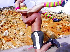 Round titted rough sex brother and sister chick gets her mouth filled on the beach