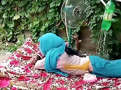 Hay Garmi Desi Wife Sexy - play with slave girl teen Pakistani Home Wife girl gets humped by dog - First Time main khalifam Arab - Xxx- Freetimeanal - Pkgirl10