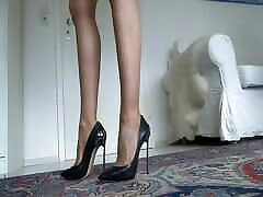 Perfect legs and maen dengan bos heels show
