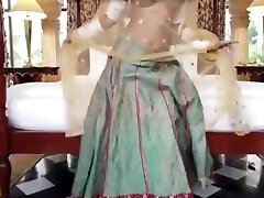 भारतीय देसी बड़े स्तन अभिनेत्री पट्टी को छेड़ो नग्न शो