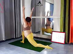 Regina Noir. dog to grill in yellow tights doing indian aunty mistress in the gym. A girl without panties is doing yoga. 2