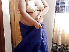 62y fbb cp palestine beautiful sexy wife cheating kichent wearing saree & blouse Then a guy seduced & fucks her Anal cum inside big ass