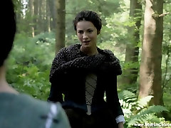 Laura Donnelly awesome double fist - Outlander S01E14
