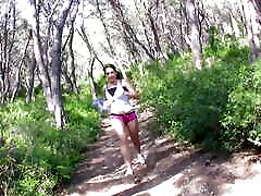 A cute runner takes a break to suck a huge cindy nighty in the forest