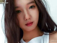 chinese model posing bare.152