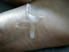 خواب آلود (تقدیر در پاشنه) , انگشتان پا