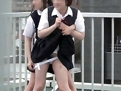 gorgeous Japanese schoolgirls peeing