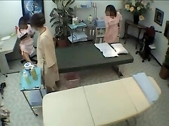 وابسته به عشق شهوانی, ماساژ, دختر شرقی که به طور کامل برهنه در طول جلسه داغ