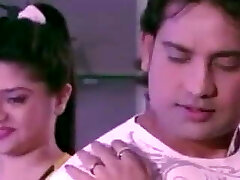 بانوی داغ رئیس و دوست او در خانه