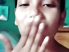 Beautiful Damsel Showing Her Small Boobs Pussy