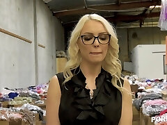 Busty American Milf Kenzie Taylor drills client until messy facial completing GP1442 - PornWorld
