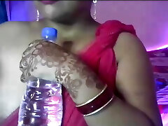 Hot desi sexy gal opens her clothes and shows her boobs and nips.