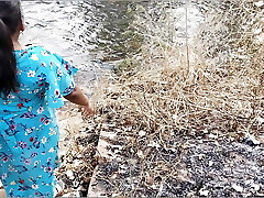 Super-steamy desi mind-blowing girl having fun here with village boyfriend taking bath on river.