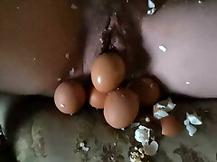 Russian pervert Hannah shoves chicken ballsack in her pussy