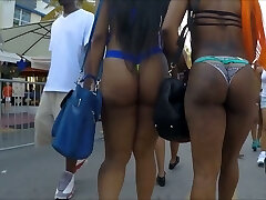 Check out really appetizing big bubble rump flashed outdoors
