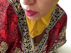 Big ass saudi arab milf hotwife for rough sex in hijab