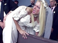 Blonde superslut wants a last threesome before wedding