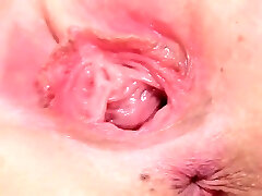 Spicy czech dame gapes her narrow cunt to the extreme 