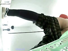 asian girls go to toilet.***