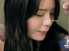 MD-0148 The wretched man lurking in the gym